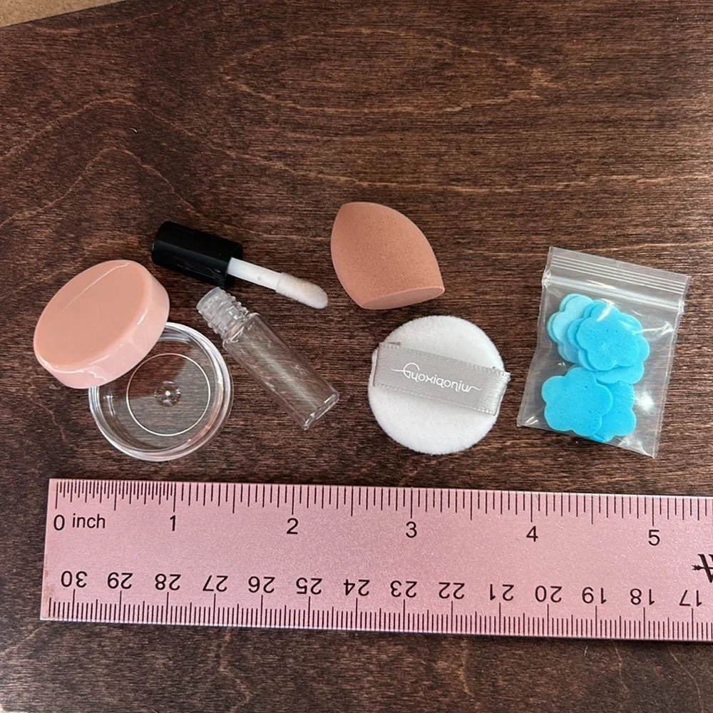 Mini make up items - Picture 2 of 7